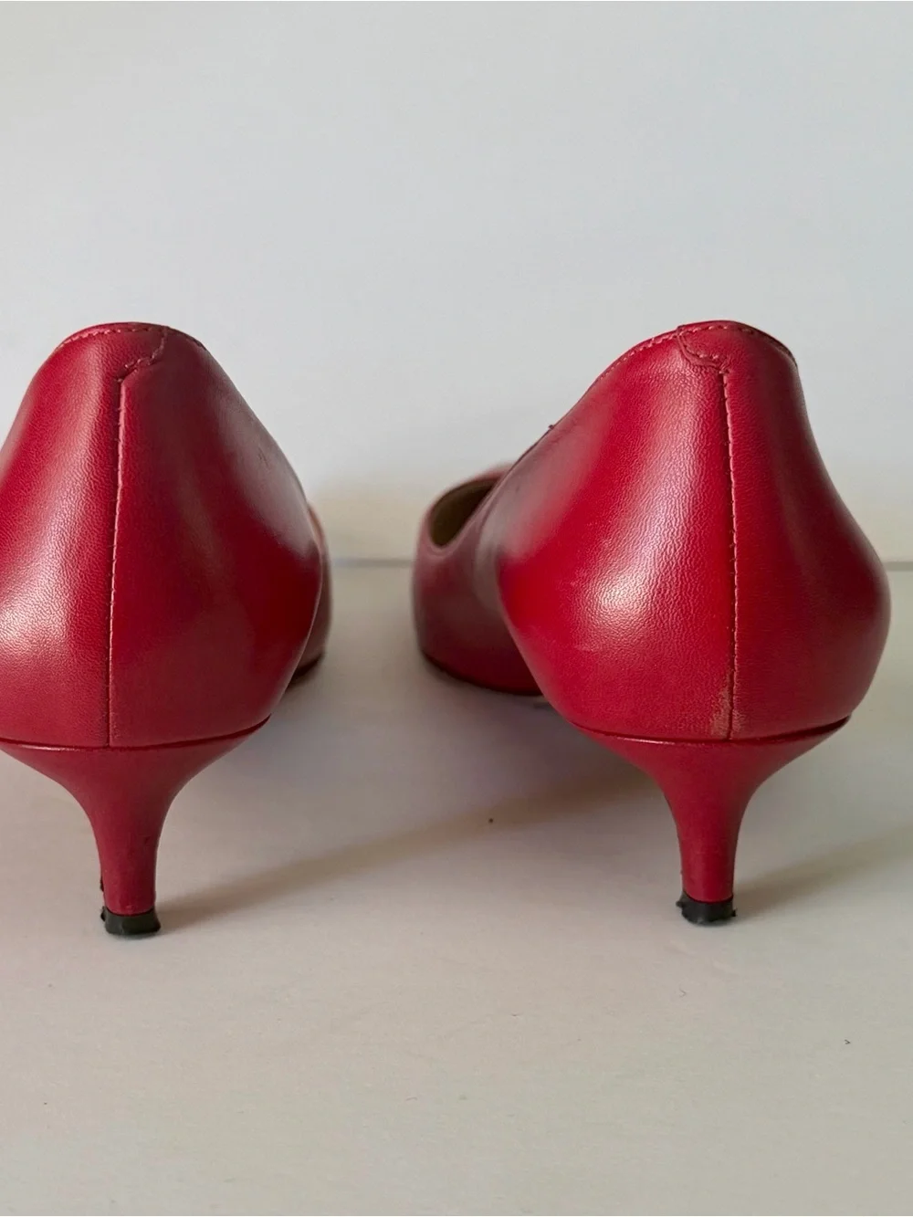 Via Spiga Red Pointed-Toe Leather Kitten heel Pumps. 9.5